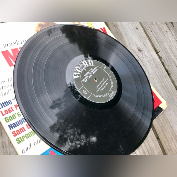 VINTAGE Childrens Vinyl Record Kids Stories Under Magic Mushroom Little VW Bus - Picture 4 of 9